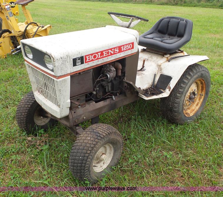 image for item BK9622 Bolens 1250 lawn tractor