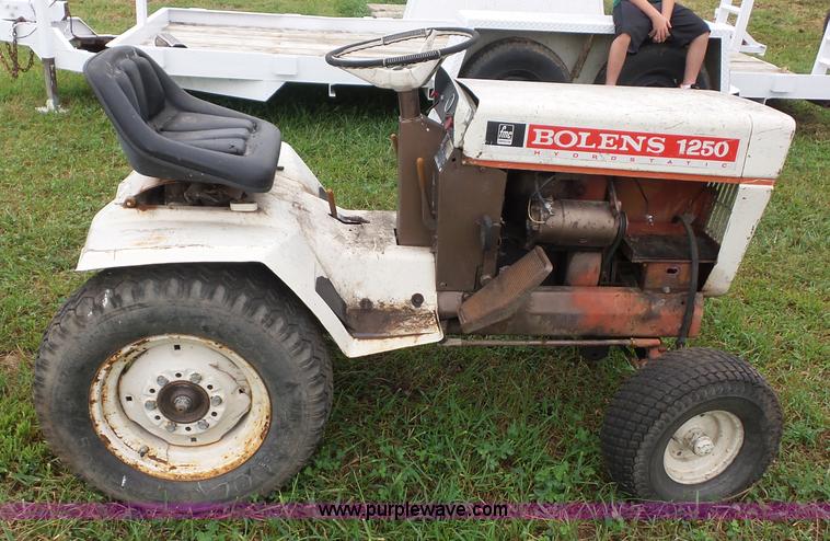 image for item BK9622 Bolens 1250 lawn tractor