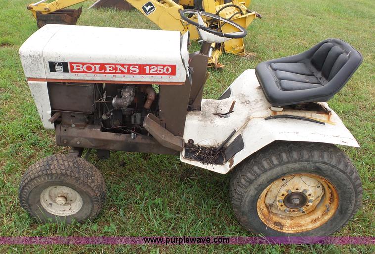 image for item BK9622 Bolens 1250 lawn tractor