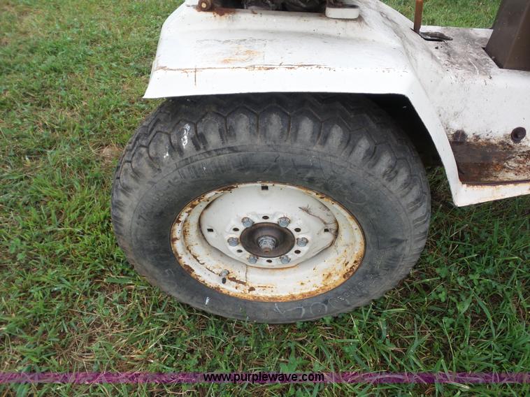 image for item BK9622 Bolens 1250 lawn tractor