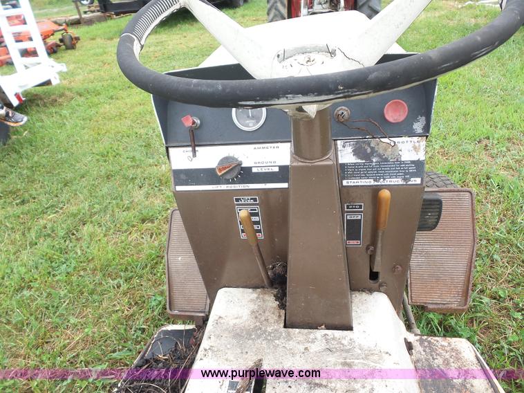 image for item BK9622 Bolens 1250 lawn tractor