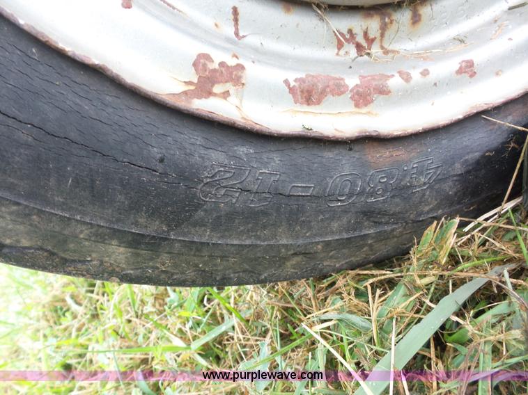 image for item BK9623 Massey-Ferguson 1020 tractor