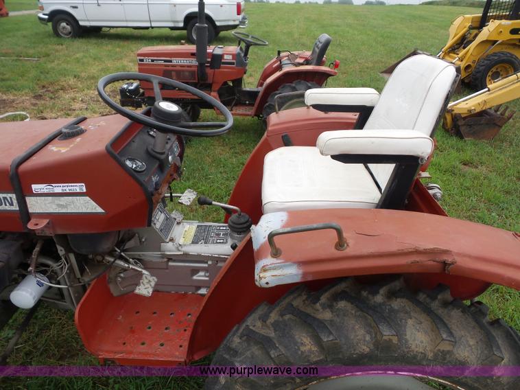 image for item BK9623 Massey-Ferguson 1020 tractor