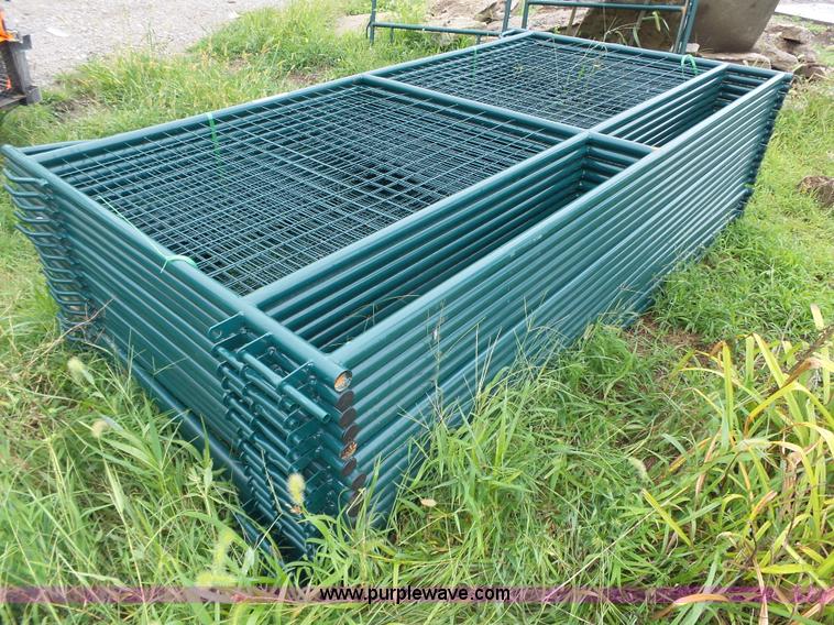 image for item BX9205 (46) metal fence panels