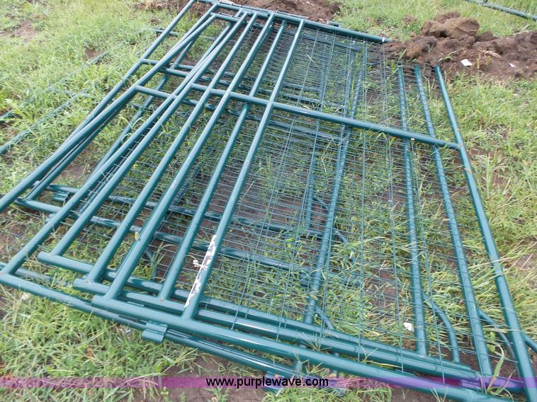 image for item BX9205 (46) metal fence panels