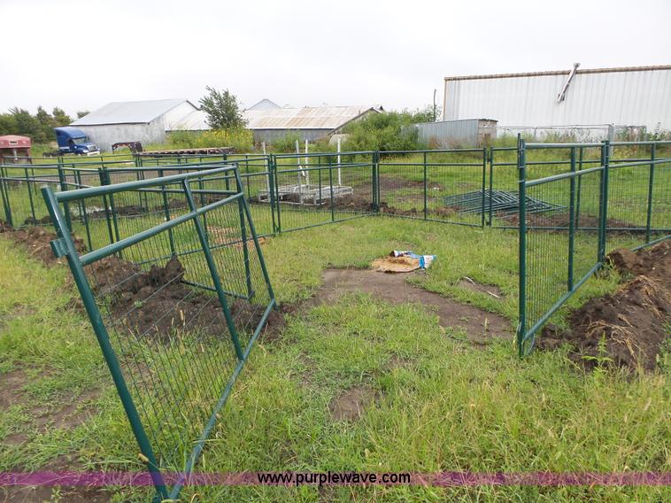 image for item BX9205 (46) metal fence panels