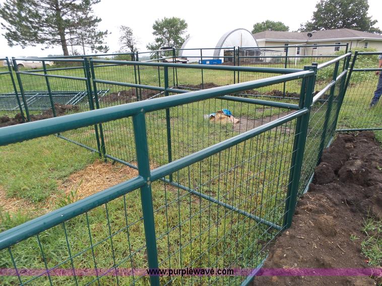 image for item BX9205 (46) metal fence panels