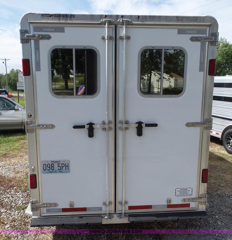 image for item BZ9818 2013 Featherlite 8533 horse trailer