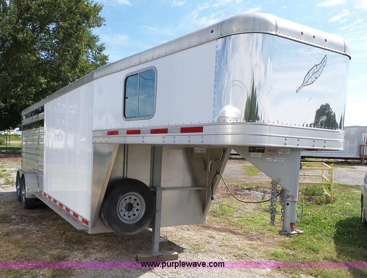 image for item BZ9818 2013 Featherlite 8533 horse trailer