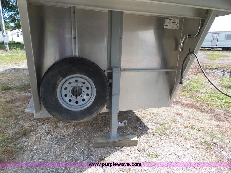 image for item BZ9818 2013 Featherlite 8533 horse trailer