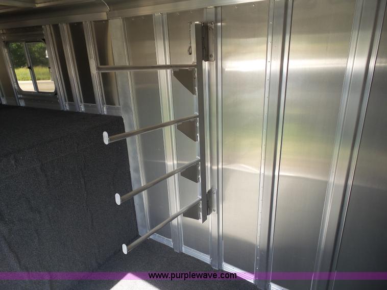 image for item BZ9818 2013 Featherlite 8533 horse trailer