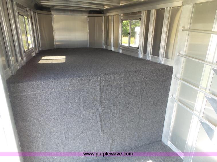 image for item BZ9818 2013 Featherlite 8533 horse trailer