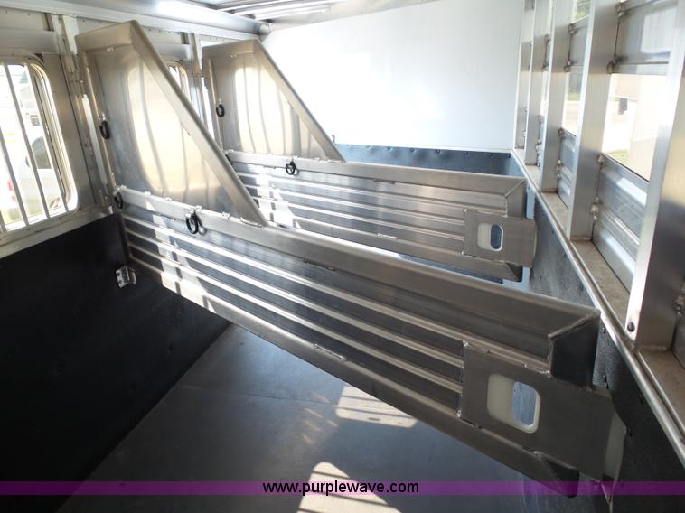 image for item BZ9818 2013 Featherlite 8533 horse trailer