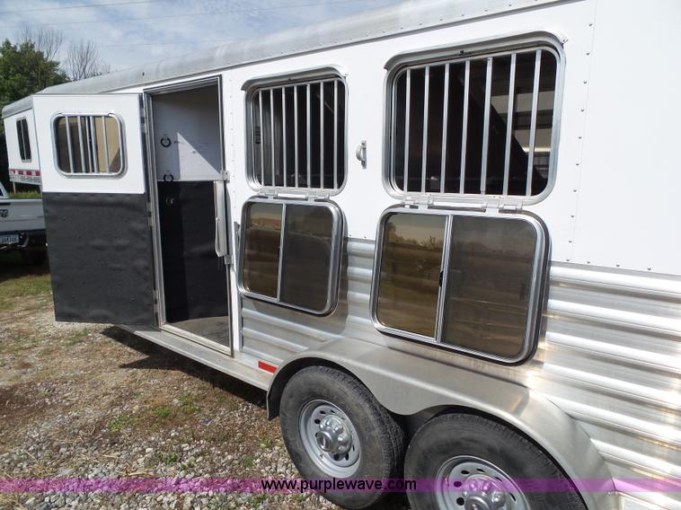 image for item BZ9818 2013 Featherlite 8533 horse trailer
