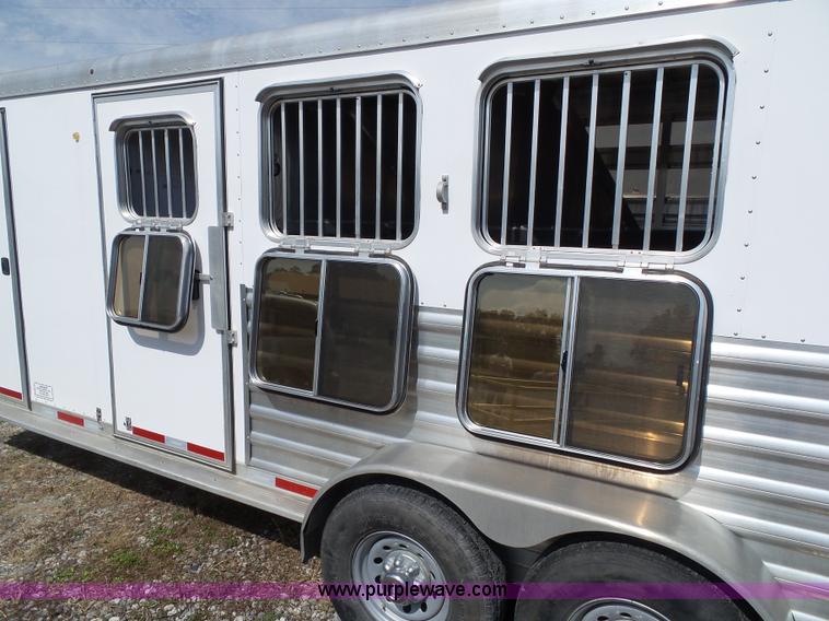 image for item BZ9818 2013 Featherlite 8533 horse trailer