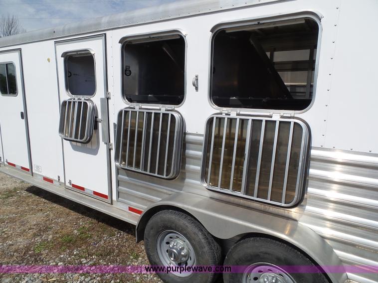 image for item BZ9818 2013 Featherlite 8533 horse trailer