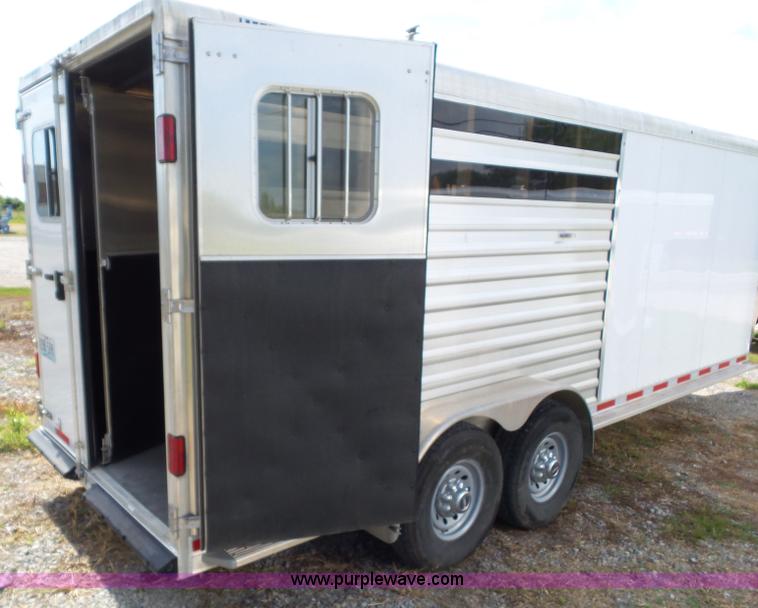 image for item BZ9818 2013 Featherlite 8533 horse trailer