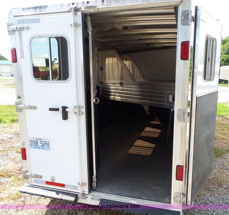 image for item BZ9818 2013 Featherlite 8533 horse trailer