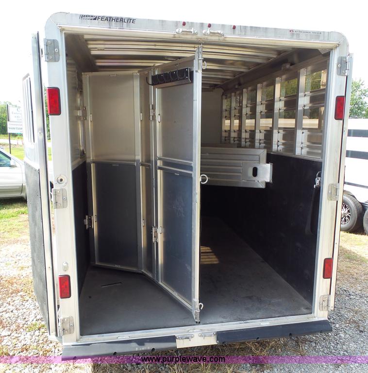 image for item BZ9818 2013 Featherlite 8533 horse trailer