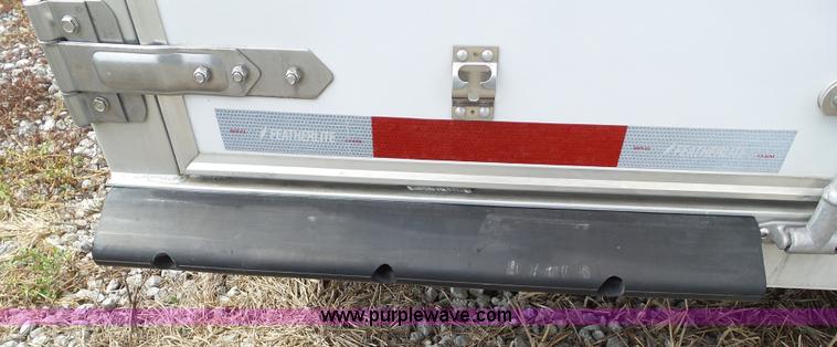 image for item BZ9818 2013 Featherlite 8533 horse trailer