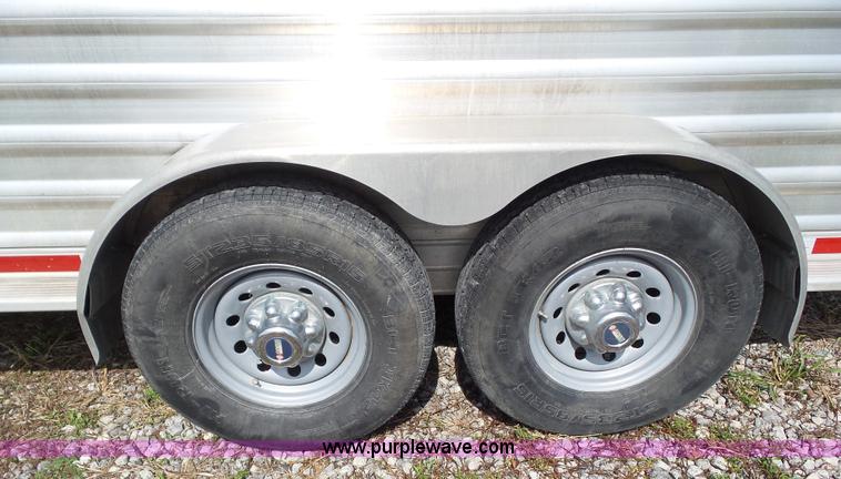 image for item BZ9818 2013 Featherlite 8533 horse trailer