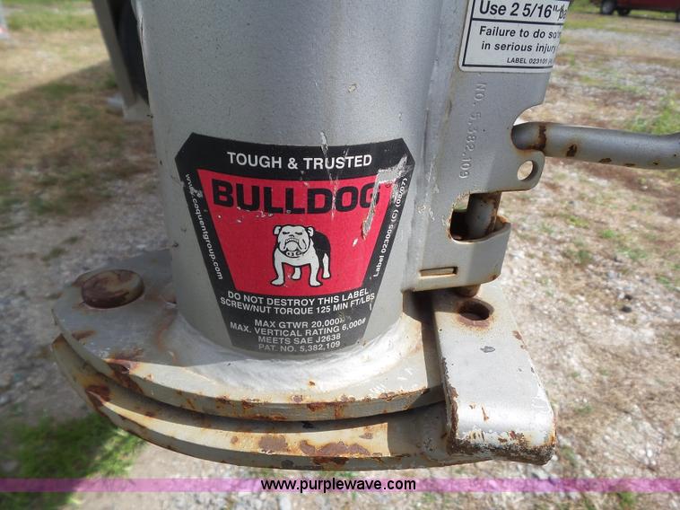 image for item BZ9818 2013 Featherlite 8533 horse trailer