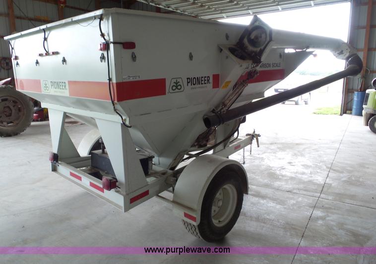 image for item BZ9819 1990 Parker 1500 gravity wagon