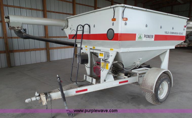 image for item BZ9819 1990 Parker 1500 gravity wagon