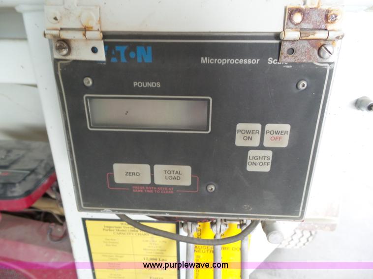 image for item BZ9819 1990 Parker 1500 gravity wagon