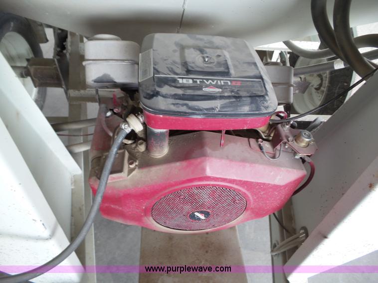 image for item BZ9819 1990 Parker 1500 gravity wagon