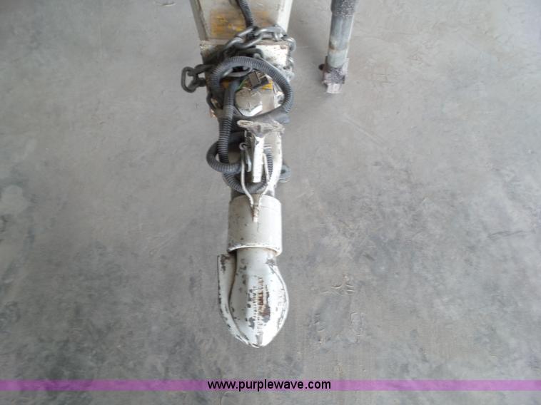 image for item BZ9819 1990 Parker 1500 gravity wagon