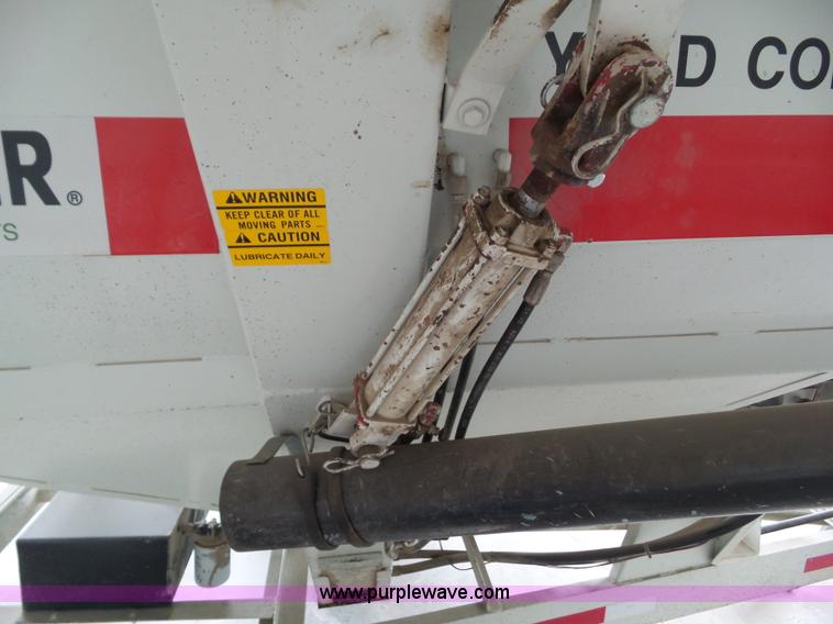 image for item BZ9819 1990 Parker 1500 gravity wagon