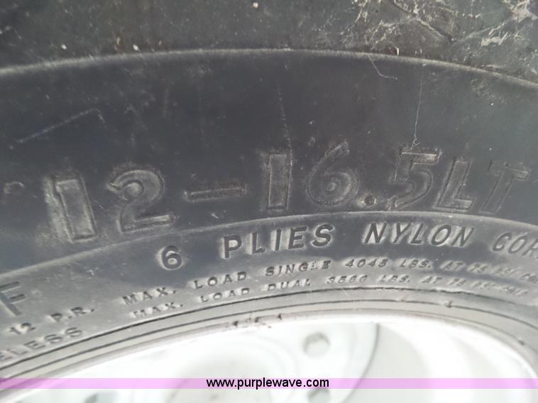 image for item BZ9819 1990 Parker 1500 gravity wagon