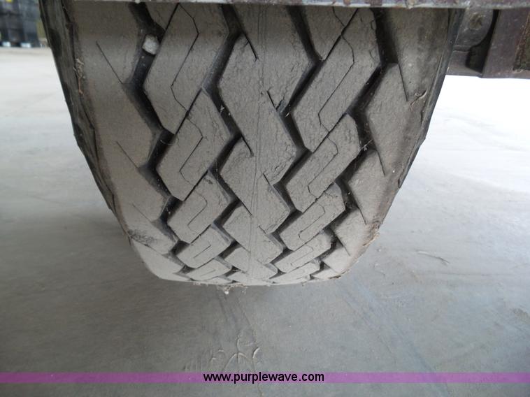 image for item BZ9819 1990 Parker 1500 gravity wagon