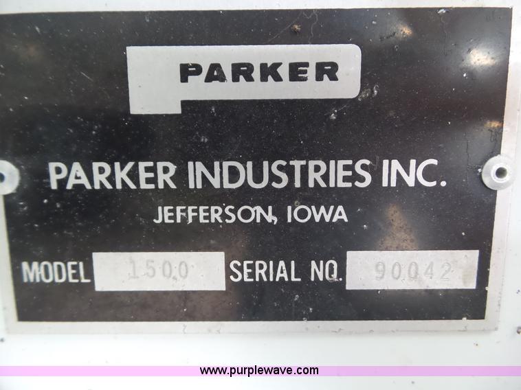 image for item BZ9819 1990 Parker 1500 gravity wagon
