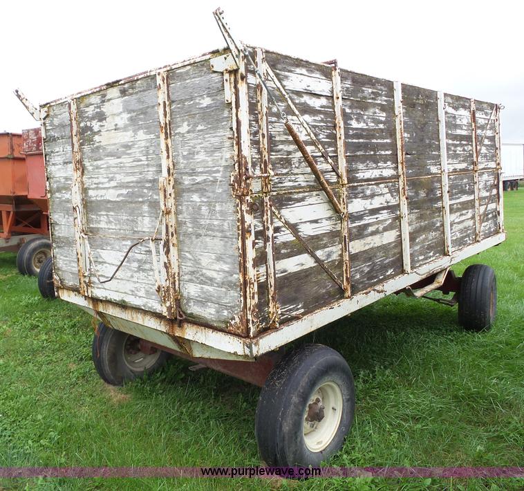 image for item BZ9837 Midwest M-10 grain wagon