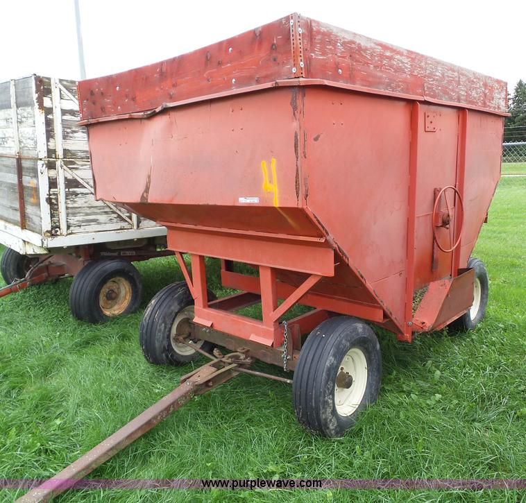 image for item BZ9838 M&W gravity wagon