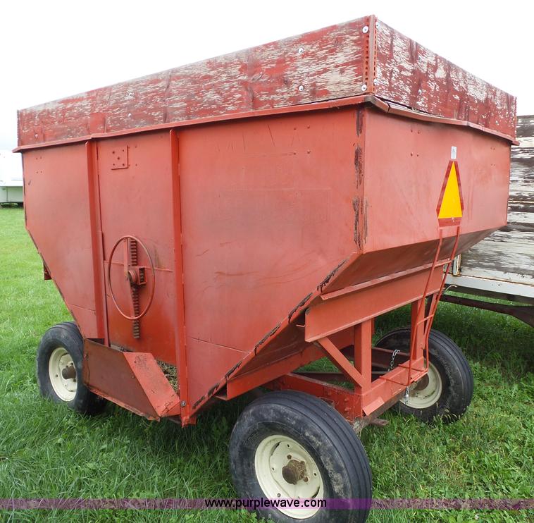 image for item BZ9838 M&W gravity wagon