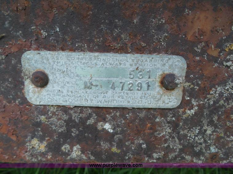 image for item BZ9838 M&W gravity wagon