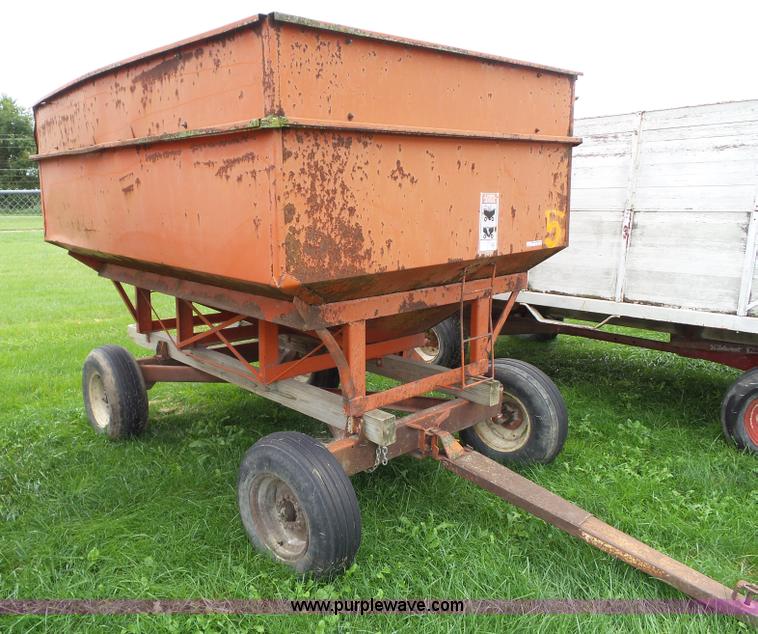 image for item BZ9839 Gravity wagon