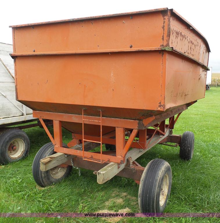 image for item BZ9839 Gravity wagon