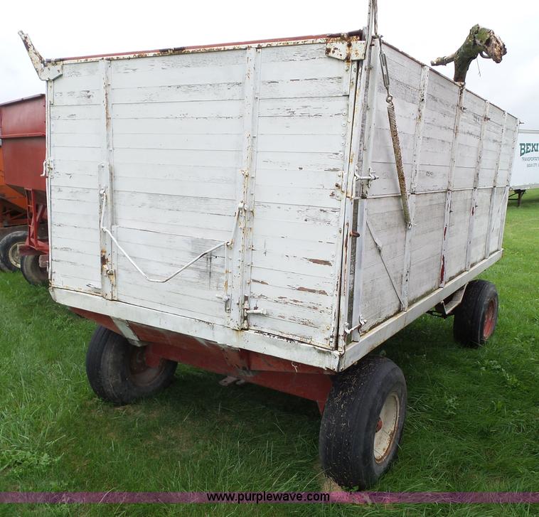 image for item BZ9840 Midwest M-10 grain wagon