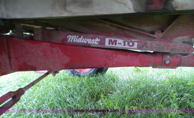 image for item BZ9840 Midwest M-10 grain wagon