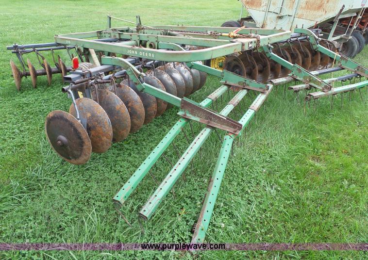 image for item BZ9846 John Deere 210 off-set disk