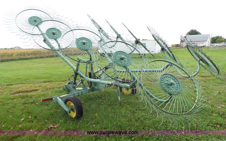 image for item BZ9849 John Deere 702 wheel rake