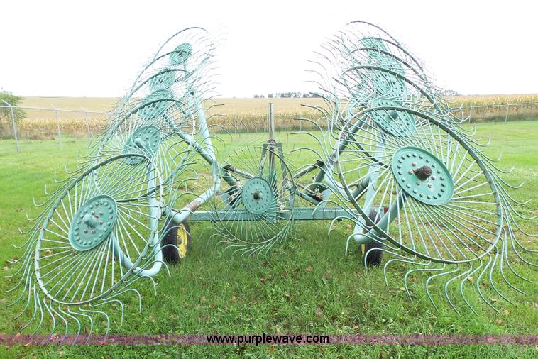 image for item BZ9849 John Deere 702 wheel rake