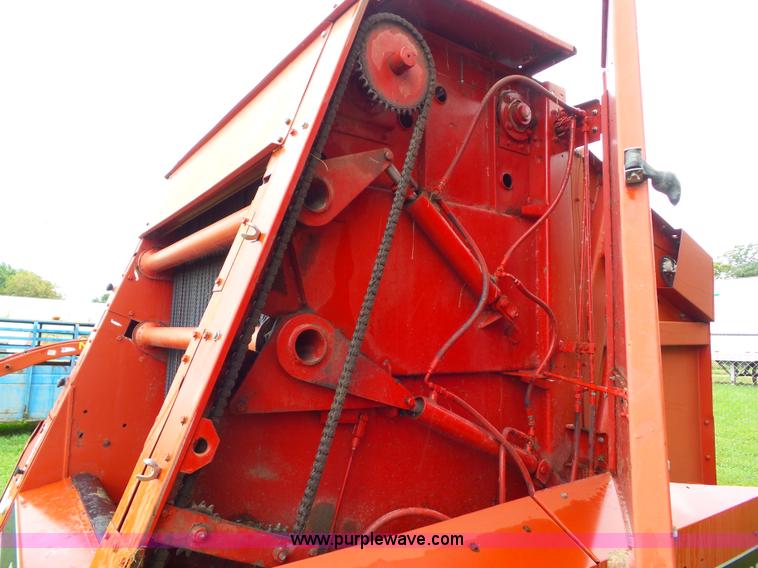 image for item BZ9850 1994 Case IH 8465T round baler