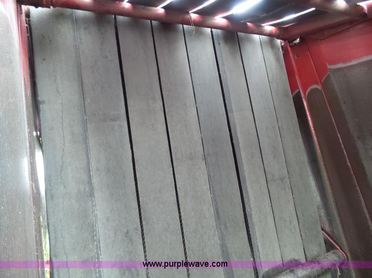 image for item BZ9850 1994 Case IH 8465T round baler