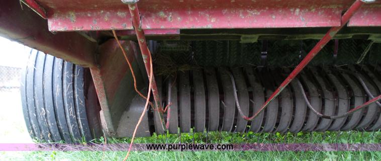 image for item BZ9850 1994 Case IH 8465T round baler