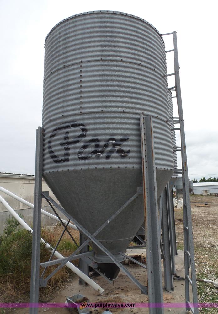 (2) six ton bulk grain/feed bins in Clay Center, KS Item CD9187 sold